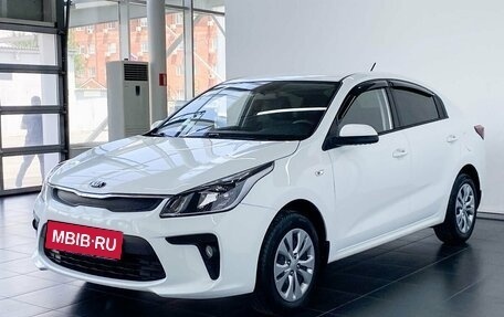 KIA Rio IV, 2018 год, 1 250 000 рублей, 2 фотография