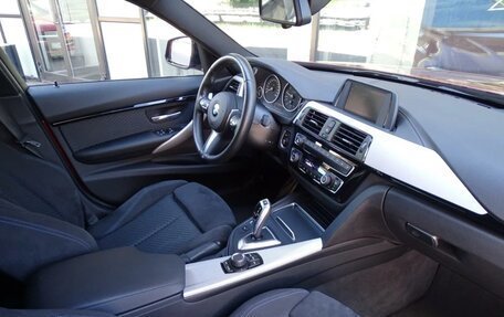 BMW 3 серия, 2018 год, 3 000 000 рублей, 3 фотография