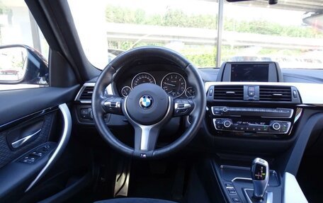 BMW 3 серия, 2018 год, 3 000 000 рублей, 15 фотография