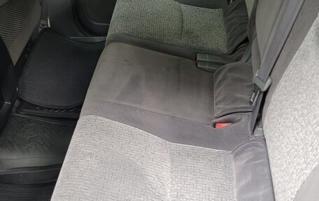 Toyota Land Cruiser Prado 120 рестайлинг, 2006 год, 1 500 000 рублей, 14 фотография
