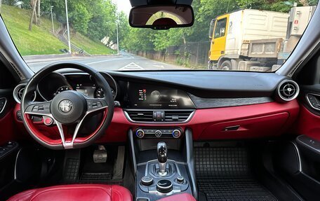 Alfa Romeo Giulia II, 2019 год, 1 900 000 рублей, 10 фотография
