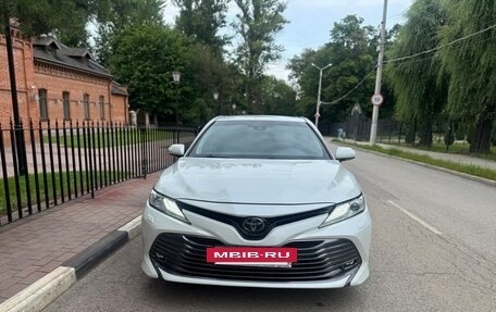 Toyota Camry, 2019 год, 2 750 000 рублей, 3 фотография