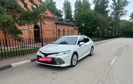 Toyota Camry, 2019 год, 2 750 000 рублей, 2 фотография