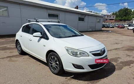 Opel Astra J, 2011 год, 549 000 рублей, 3 фотография