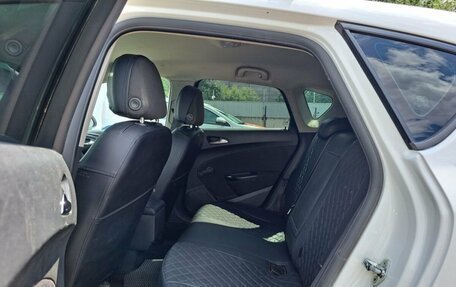 Opel Astra J, 2011 год, 549 000 рублей, 15 фотография