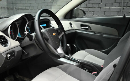 Chevrolet Cruze II, 2010 год, 890 000 рублей, 17 фотография