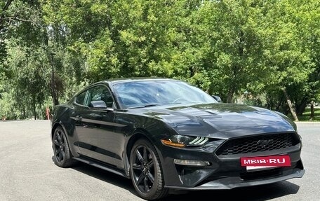 Ford Mustang VI рестайлинг, 2020 год, 2 100 000 рублей, 2 фотография