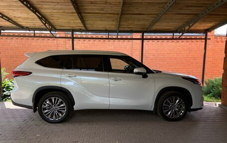 Toyota Highlander, 2025 год, 6 000 000 рублей, 3 фотография