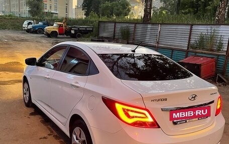 Hyundai Solaris II рестайлинг, 2015 год, 970 000 рублей, 2 фотография