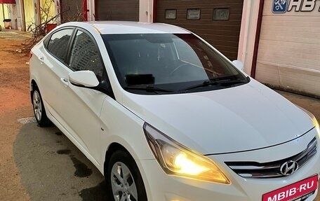 Hyundai Solaris II рестайлинг, 2015 год, 970 000 рублей, 4 фотография
