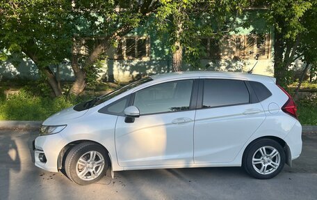 Honda Fit III, 2019 год, 1 365 000 рублей, 6 фотография