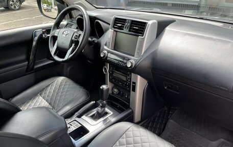 Toyota Land Cruiser Prado 150 рестайлинг 2, 2011 год, 2 820 000 рублей, 16 фотография