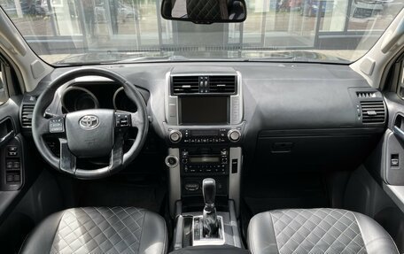 Toyota Land Cruiser Prado 150 рестайлинг 2, 2011 год, 2 820 000 рублей, 11 фотография