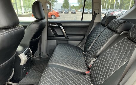 Toyota Land Cruiser Prado 150 рестайлинг 2, 2011 год, 2 820 000 рублей, 19 фотография