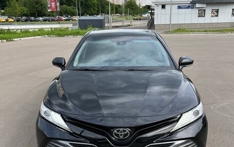 Toyota Camry, 2018 год, 2 300 000 рублей, 3 фотография