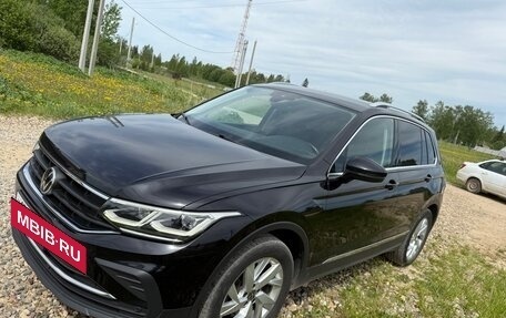 Volkswagen Tiguan II, 2021 год, 3 300 000 рублей, 2 фотография