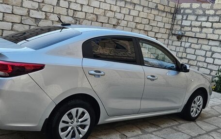 KIA Rio IV, 2018 год, 1 400 000 рублей, 2 фотография