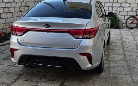 KIA Rio IV, 2018 год, 1 400 000 рублей, 3 фотография
