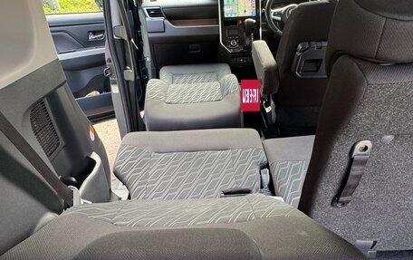 Toyota Roomy I, 2019 год, 1 300 000 рублей, 13 фотография