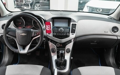 Chevrolet Cruze II, 2011 год, 699 000 рублей, 10 фотография