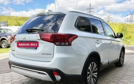 Mitsubishi Outlander III рестайлинг 3, 2019 год, 1 849 000 рублей, 5 фотография