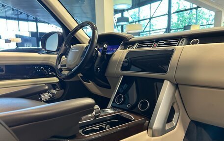 Land Rover Range Rover IV рестайлинг, 2019 год, 7 850 000 рублей, 25 фотография