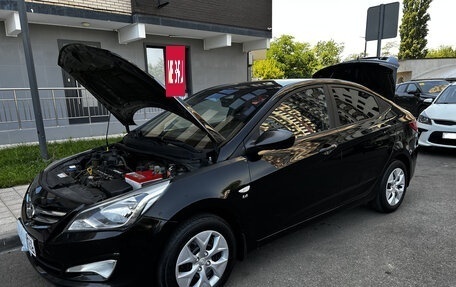 Hyundai Solaris II рестайлинг, 2015 год, 1 000 000 рублей, 4 фотография