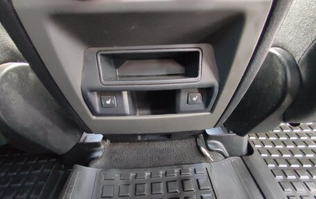 Land Rover Discovery III, 2006 год, 795 000 рублей, 13 фотография