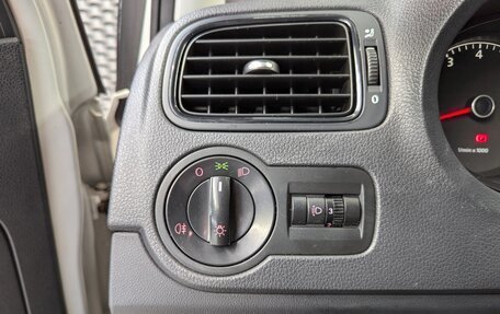 Volkswagen Polo VI (EU Market), 2014 год, 800 000 рублей, 30 фотография