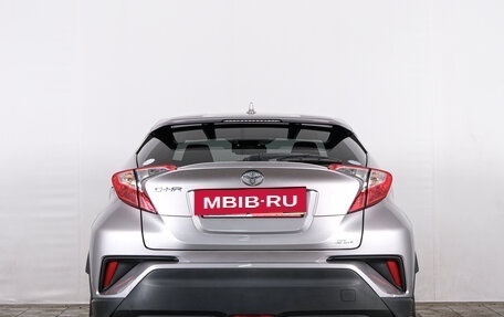 Toyota C-HR I рестайлинг, 2018 год, 1 999 000 рублей, 6 фотография