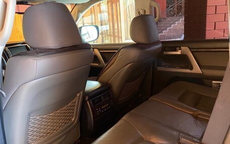 Toyota Land Cruiser 200, 2010 год, 3 400 000 рублей, 6 фотография