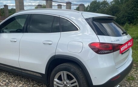 Mercedes-Benz GLA, 2020 год, 4 500 000 рублей, 3 фотография