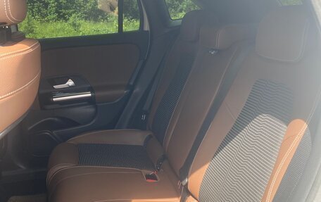Mercedes-Benz GLA, 2020 год, 4 500 000 рублей, 16 фотография