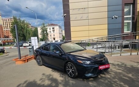 Toyota Camry, 2018 год, 2 400 000 рублей, 3 фотография