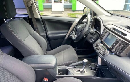 Toyota RAV4, 2017 год, 2 300 000 рублей, 9 фотография