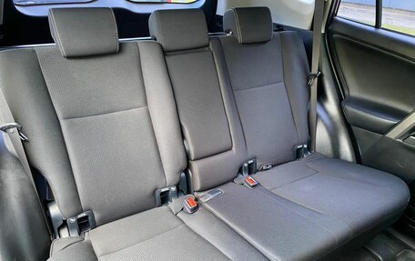 Toyota RAV4, 2017 год, 2 300 000 рублей, 10 фотография