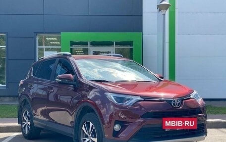 Toyota RAV4, 2017 год, 2 300 000 рублей, 3 фотография