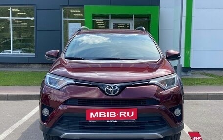 Toyota RAV4, 2017 год, 2 300 000 рублей, 2 фотография