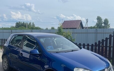 Volkswagen Golf V, 2004 год, 600 000 рублей, 2 фотография
