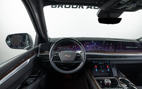 Cadillac Escalade V, 2025 год, 22 490 000 рублей, 11 фотография