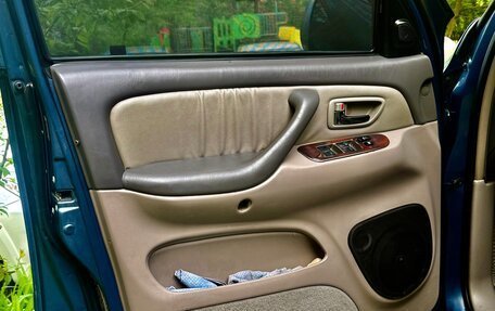 Toyota Sequoia II рестайлинг, 2005 год, 2 450 000 рублей, 5 фотография