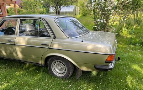 Mercedes-Benz W123, 1982 год, 420 000 рублей, 16 фотография