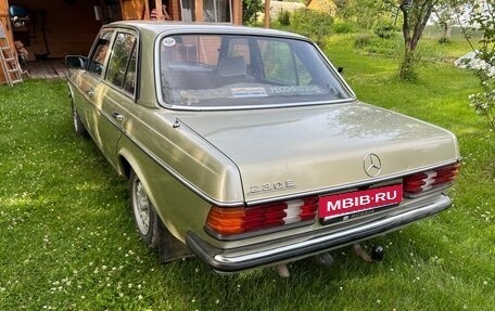 Mercedes-Benz W123, 1982 год, 420 000 рублей, 17 фотография