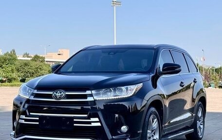Toyota Highlander III, 2021 год, 3 040 000 рублей, 1 фотография