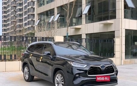 Toyota Highlander, 2022 год, 3 570 000 рублей, 1 фотография
