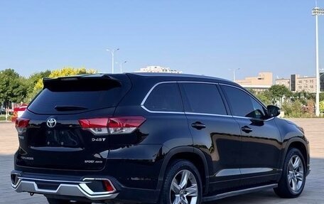 Toyota Highlander III, 2021 год, 3 040 000 рублей, 6 фотография