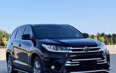 Toyota Highlander III, 2021 год, 3 040 000 рублей, 3 фотография