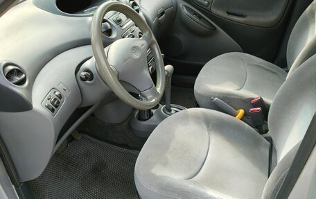 Toyota Yaris I рестайлинг, 2001 год, 320 000 рублей, 5 фотография