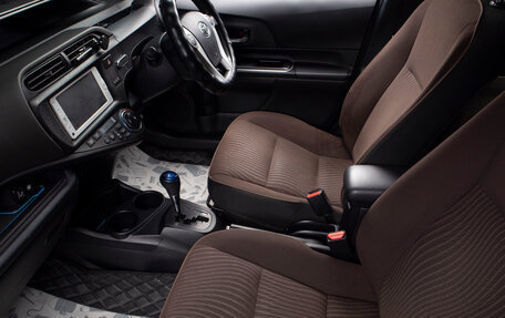 Toyota Aqua I, 2012 год, 1 099 000 рублей, 18 фотография