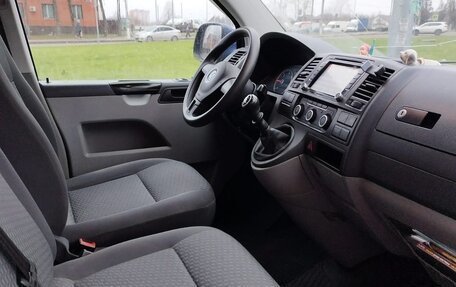 Volkswagen Caravelle T5, 2013 год, 2 500 000 рублей, 5 фотография